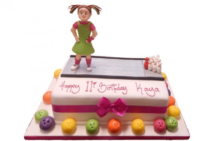 Bowling Cake with Figure